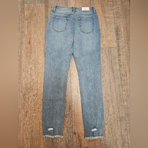 High rise mom jeans - Picture 7 of 8